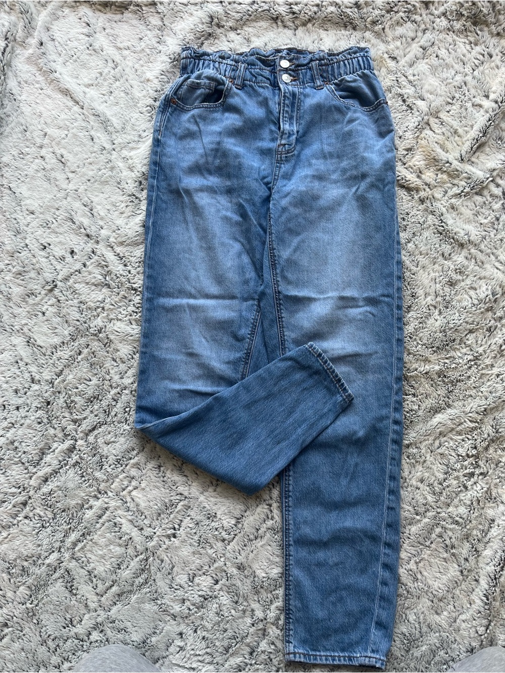 American Eagle Outfitters women’s Light Blue Relaxed Denim Jeans